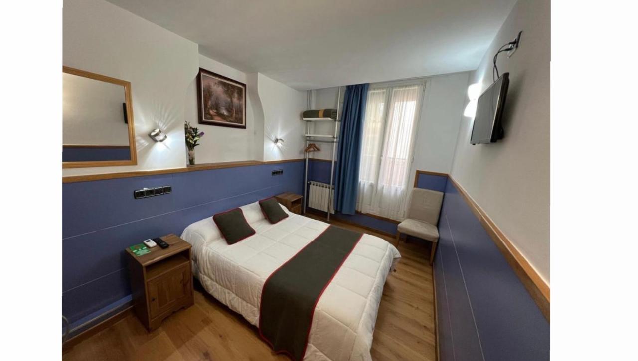 Pension Irune By Vivere Stays San Sebastián Eksteriør billede